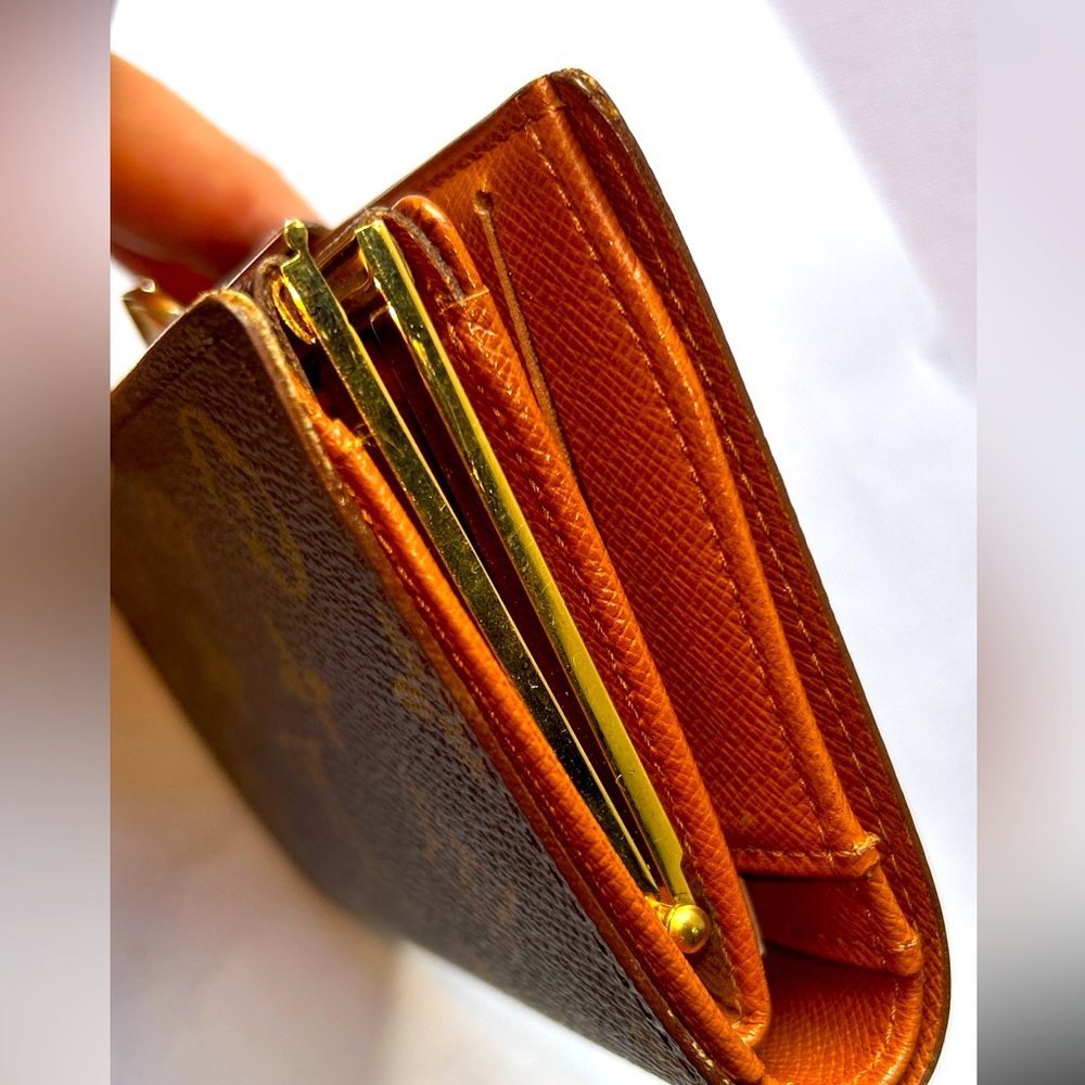 Louis Vuitton Brown Kisslock Monogram Wallet - Picture 5 of 16